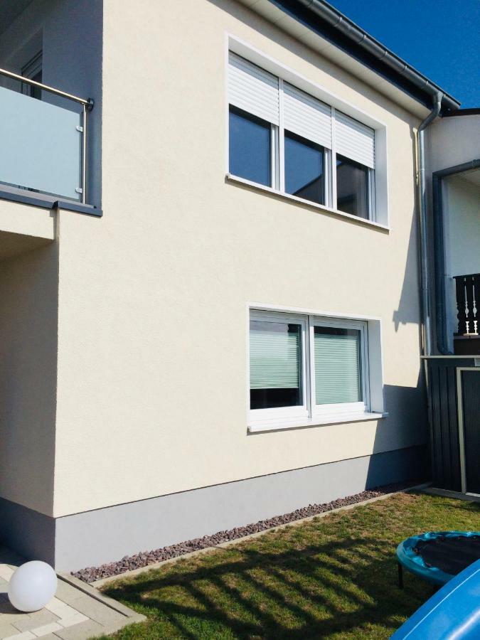 Neu! Top Apartment! 7Km Saarbruecken! Terrasse, Garten! Sulzbach  Dış mekan fotoğraf